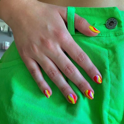 unghie corte swirl nails